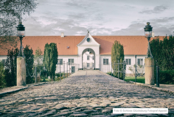Schloss Gluecksburg Schloss bei Nacht
